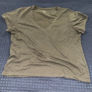 Madewell 100% Cotton V-Neck Short Sleeve T-Shirt in Drab Olive Size Medium